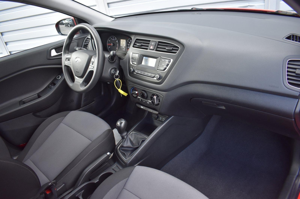 Hyundai i20 2019 фото 1