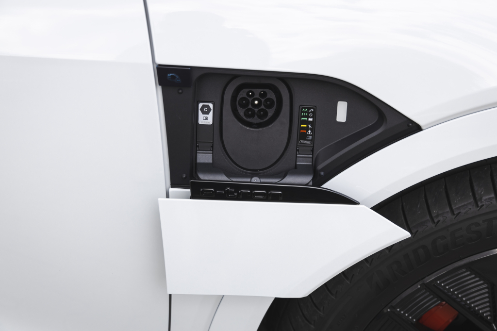 Audi Q8 Sportback e-tron 2023 photo 10