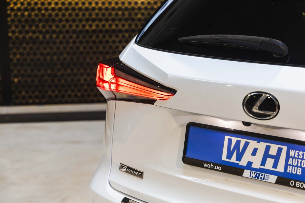 Lexus NX 300 F Sport 2018 photo 7