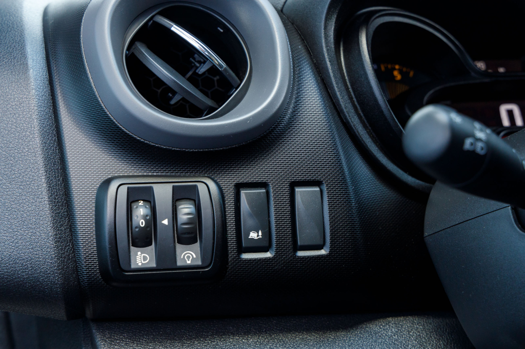 Renault Trafic пасс. 2015 фото 19