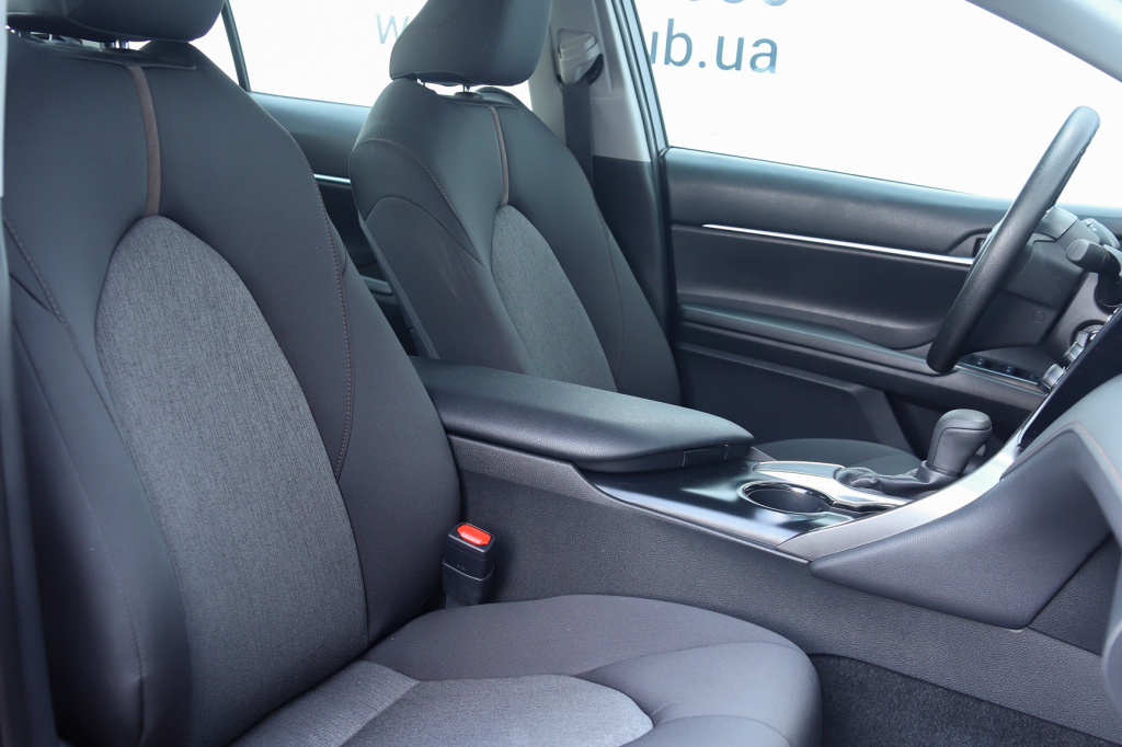 Toyota Camry LE 2017 photo 5