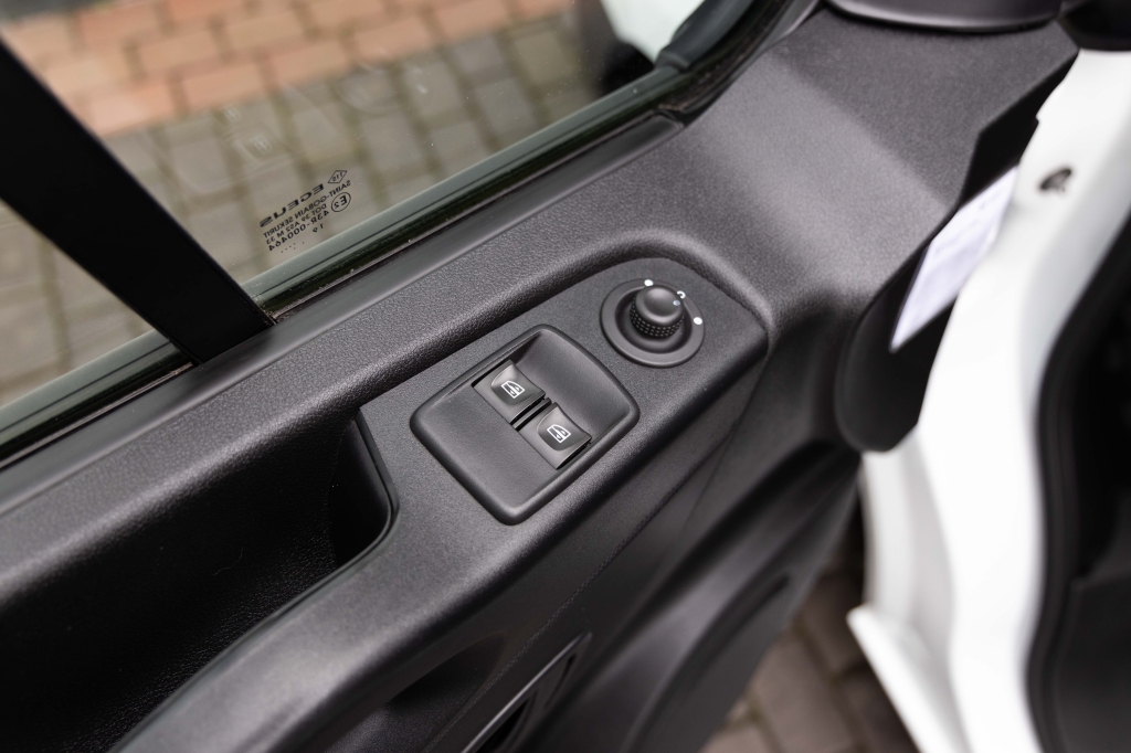 Renault Trafic 2019 photo 13