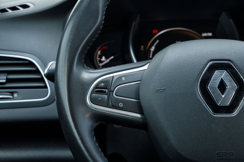 Renault Megane Limited 2017 фото 19