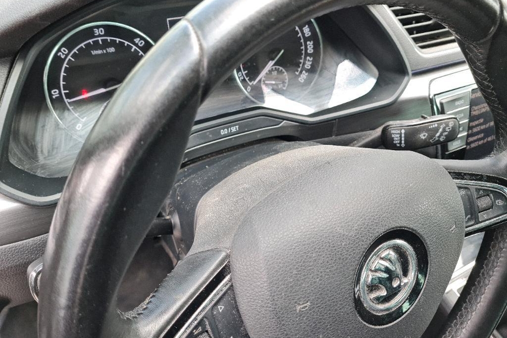 Skoda Superb Combi 2017 фото 43