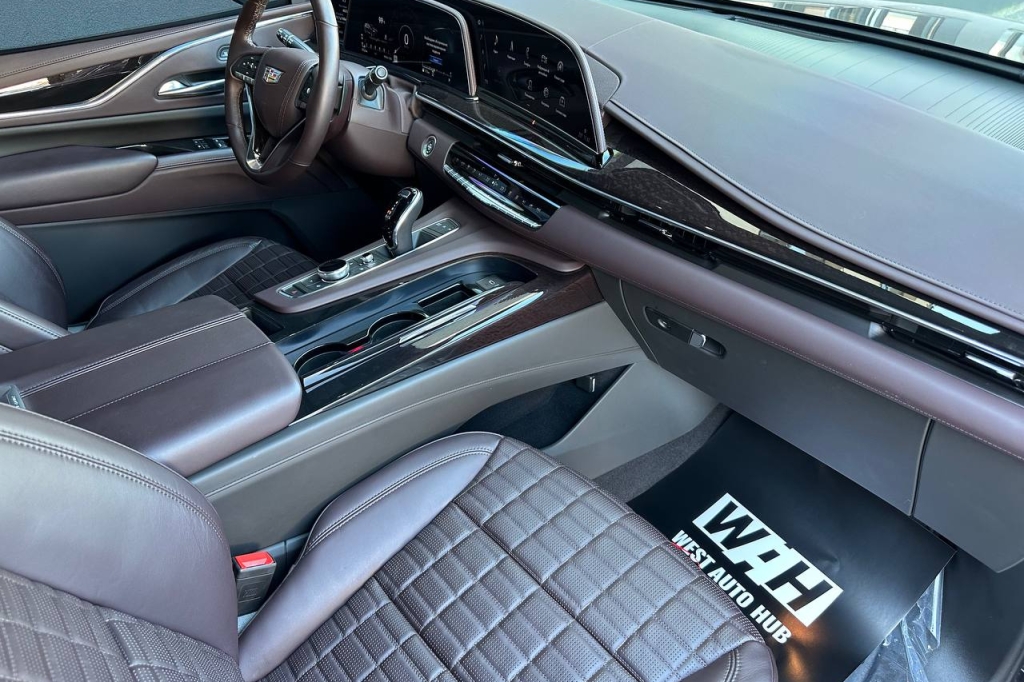 Cadillac Escalade Platinum 4WD 2022 фото Cadillac Escalade Platinum 4WD 2022 фото 18