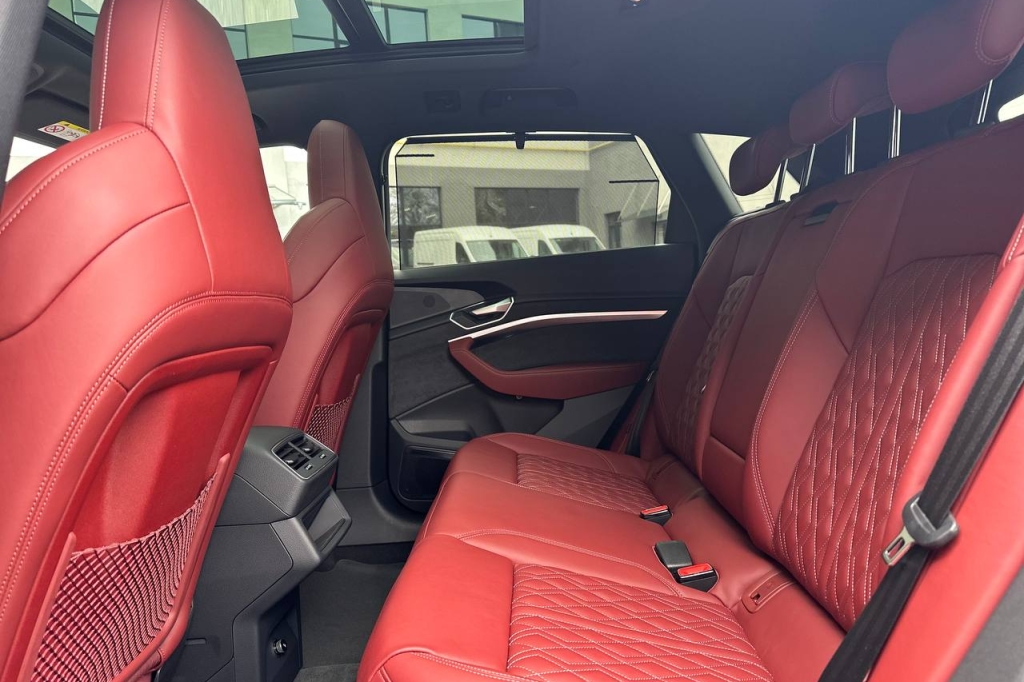 Audi e-tron S 95 kWh 2022 photo 21