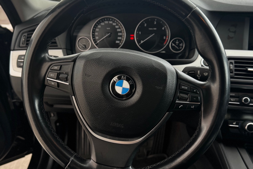 BMW 5er Touring 2011 фото BMW 5er Touring 2011 фото 8