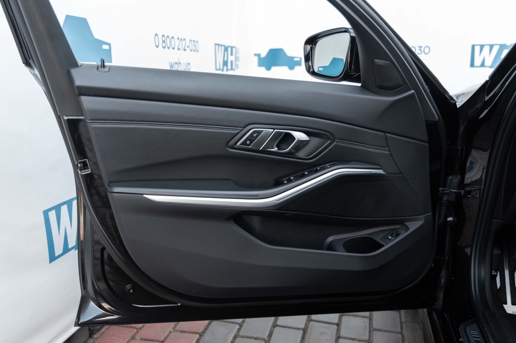 BMW 3 Series 320d 2019 фото BMW 3 Series 320d 2019 фото 12