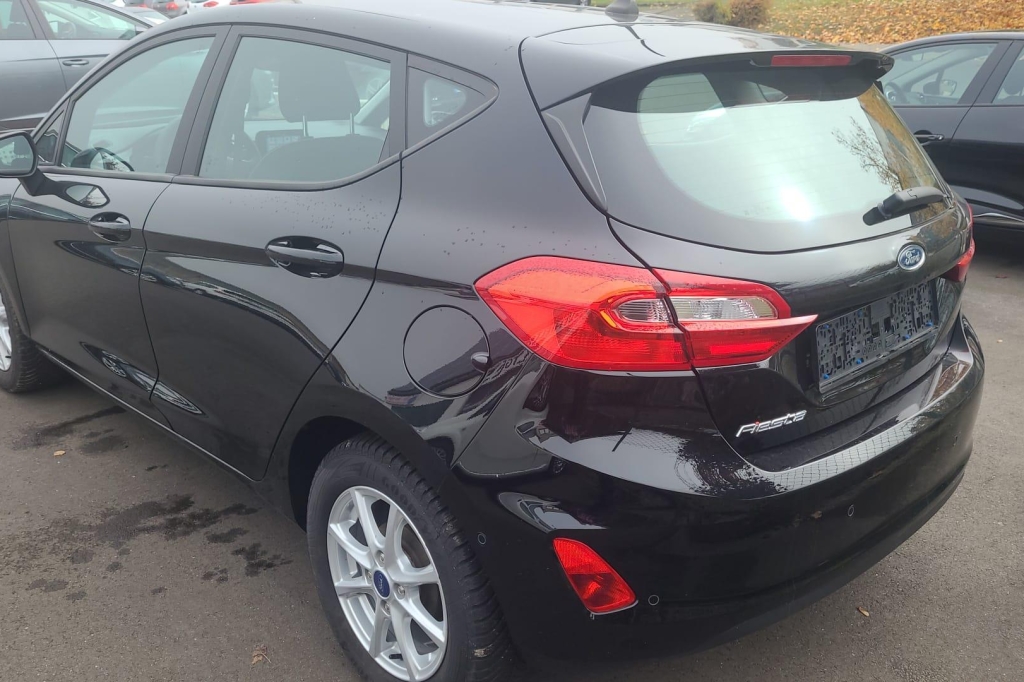 Ford Fiesta 2018 фото 6