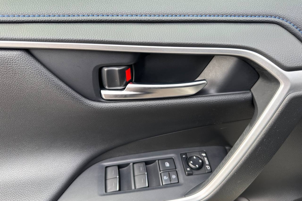 Toyota RAV4 EV Hybrid 2020 фото 9