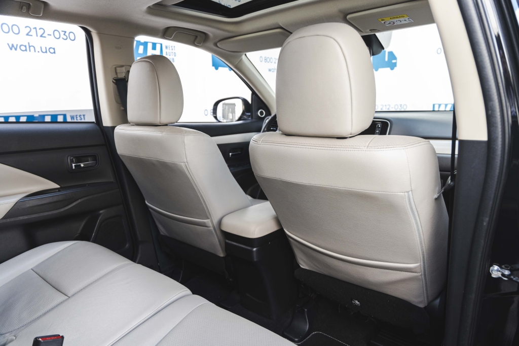 Mitsubishi Outlander PHEV Plug-In Hybrid 2013 photo 36