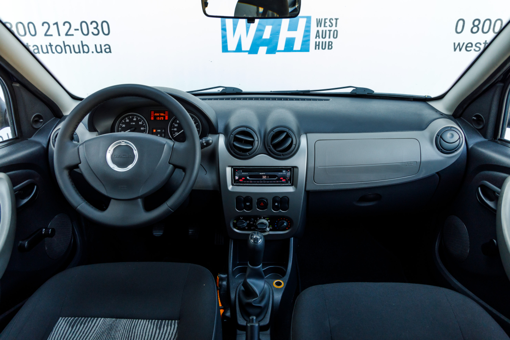 Dacia Sandero 2010 photo 15