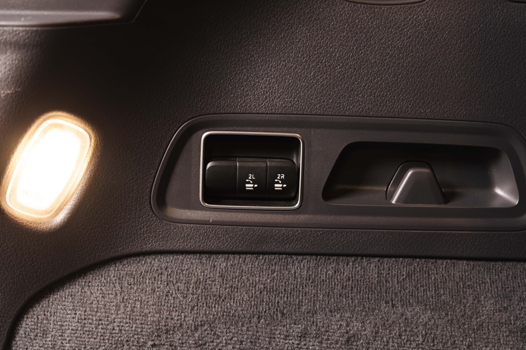 Mercedes-Benz GLS-Class 400d 2020 photo 52