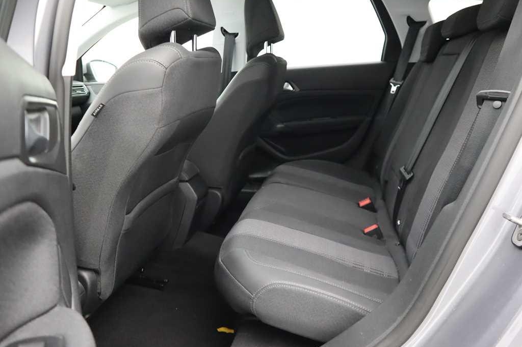 Peugeot 308 2020 фото 5