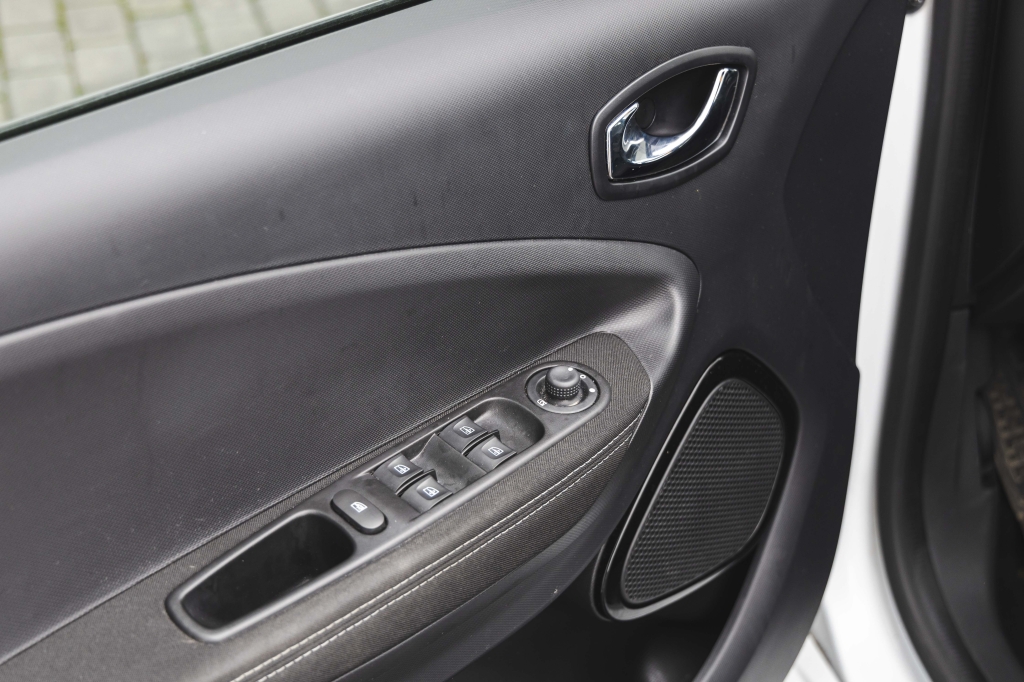 Renault Zoe 2016 фото 14