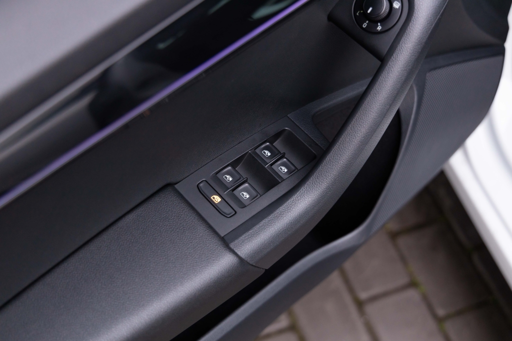 Skoda Octavia Laurin & Klement 2020 photo 16