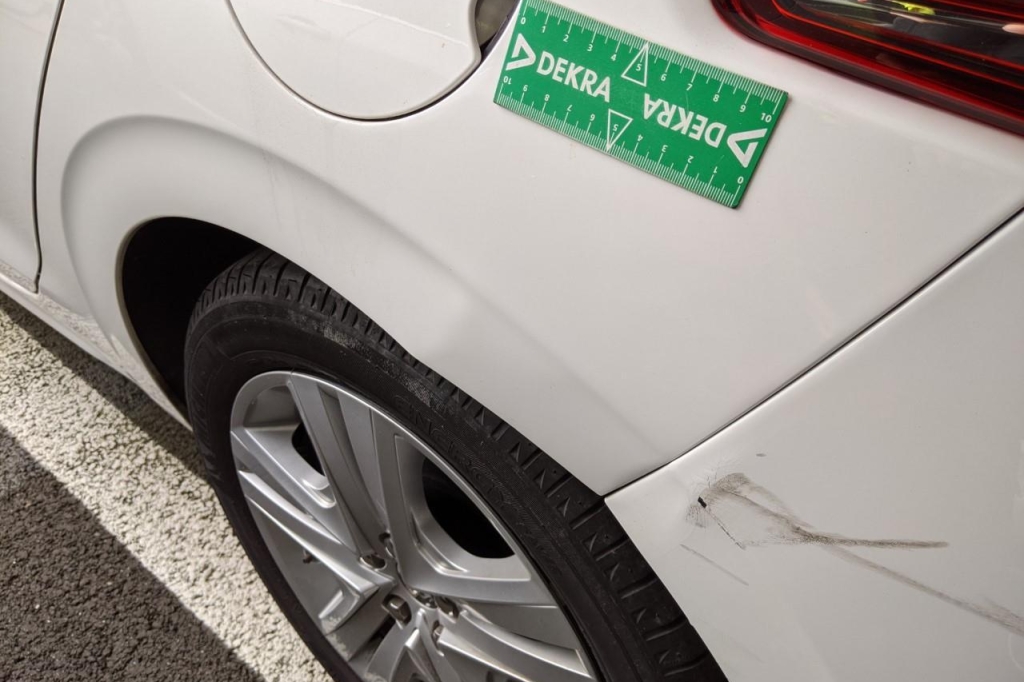 Peugeot 208 2019 фото 12