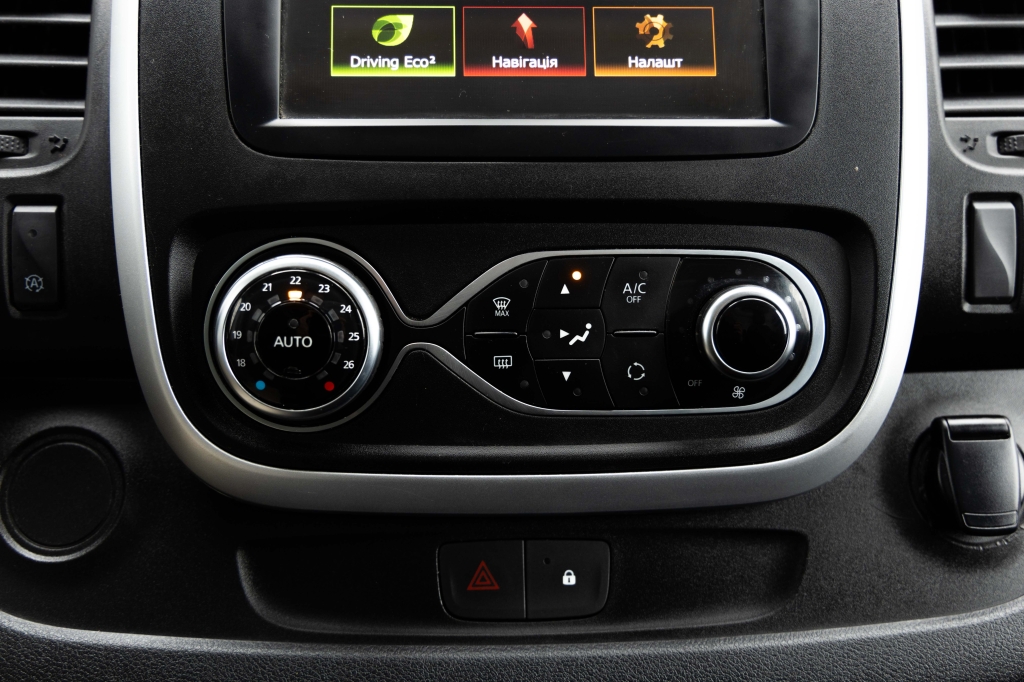 Renault Trafic 2019 photo 22