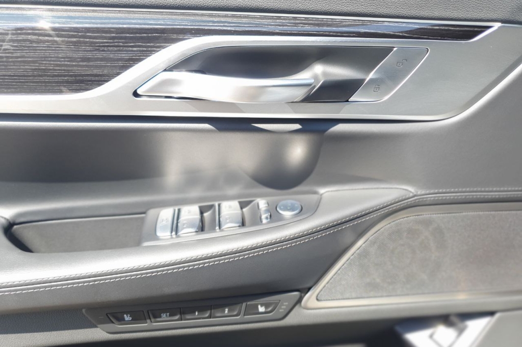 BMW 740 Ld Steptronic 2022 photo 9