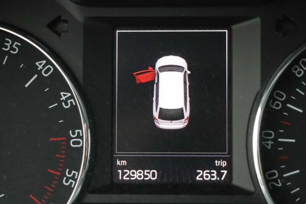 Skoda Octavia Combi 2016 фото 6