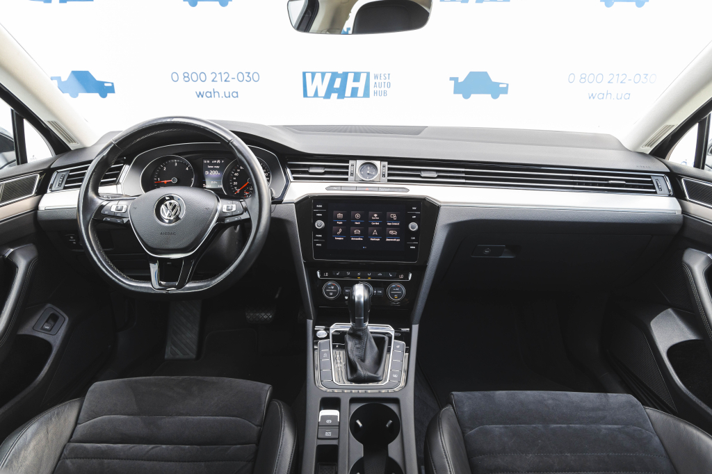 Volkswagen Passat R-Line 4Motion 2018 photo 30