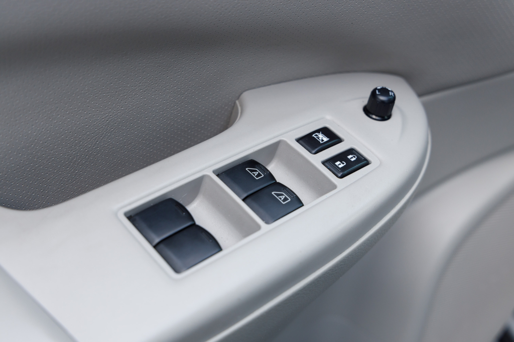 Nissan Quest 2012 фото 37