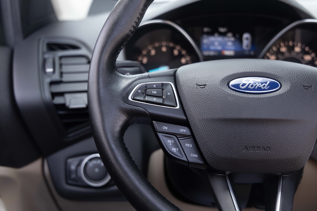 Ford Escape SEL 2019 фото 18