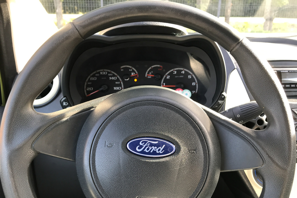Ford KA photo 27