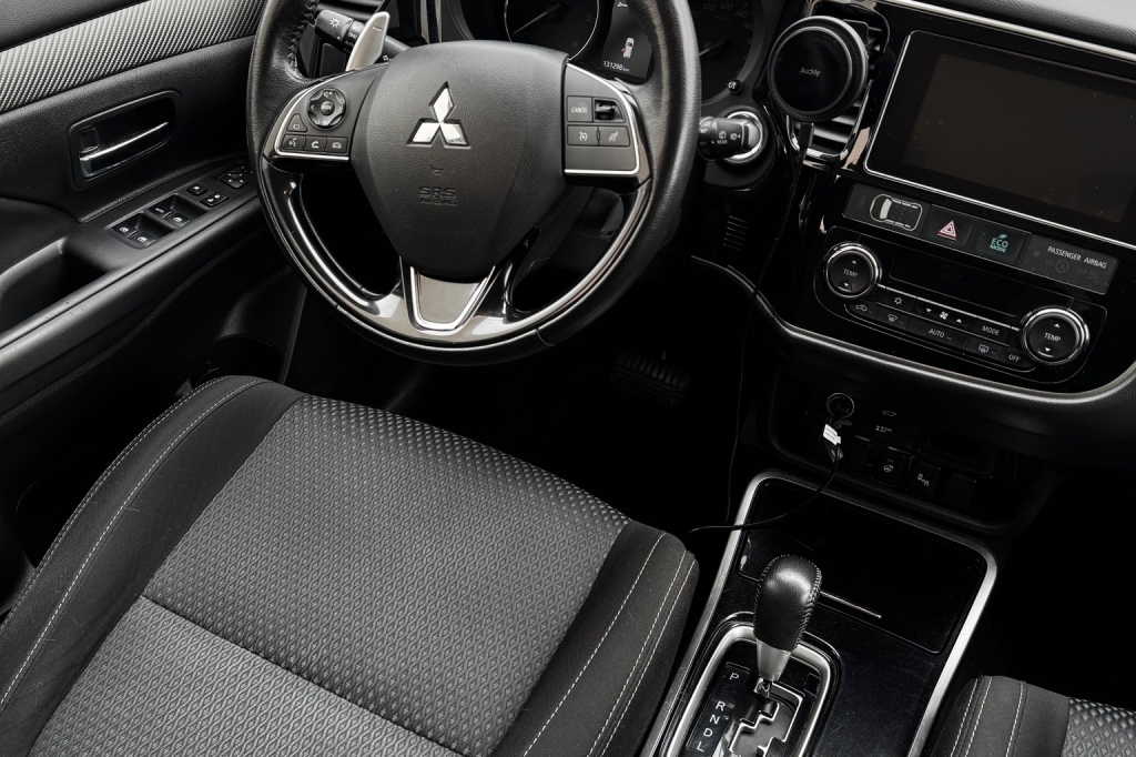 Mitsubishi Outlander 2017 фото Mitsubishi Outlander 2017 фото 8