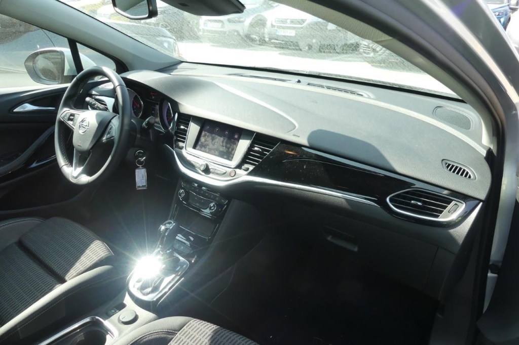 Opel Astra 2020 фото 1