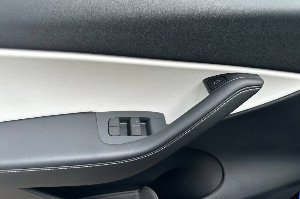 Tesla Model Y Long Range 82 kWh Dual Motor  2021 photo 8