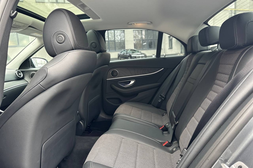 Mercedes-Benz E 300 2021 фото 16