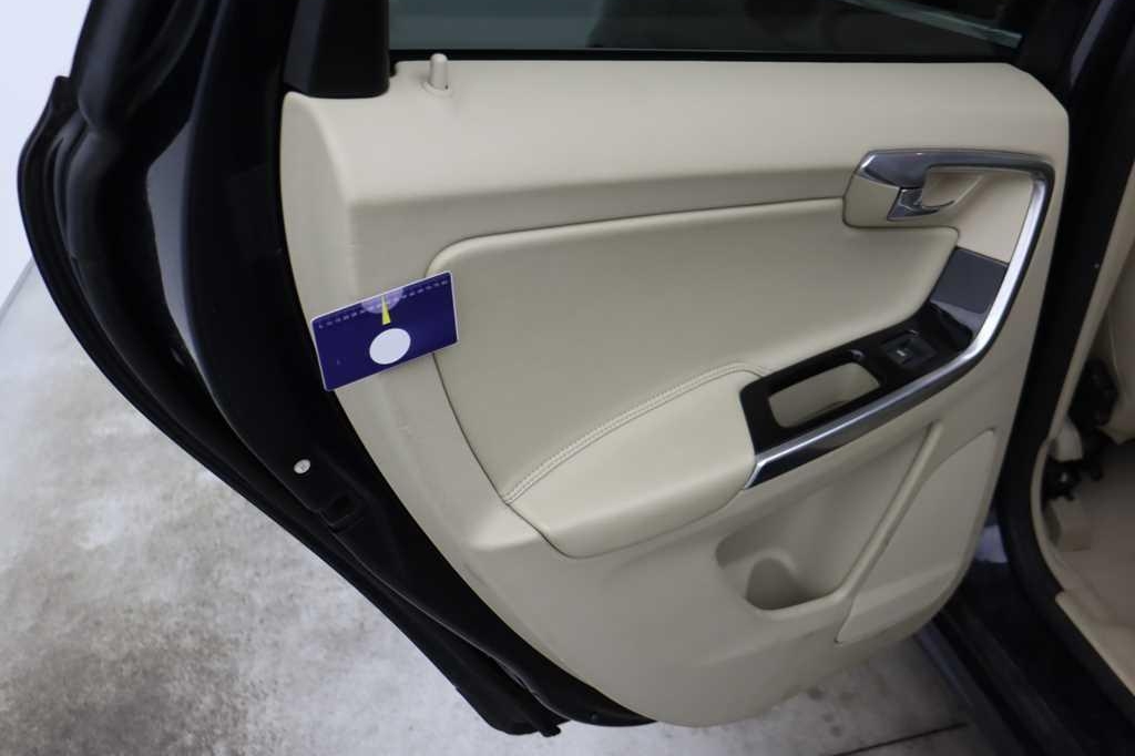 Volvo XC60 2017 photo 11