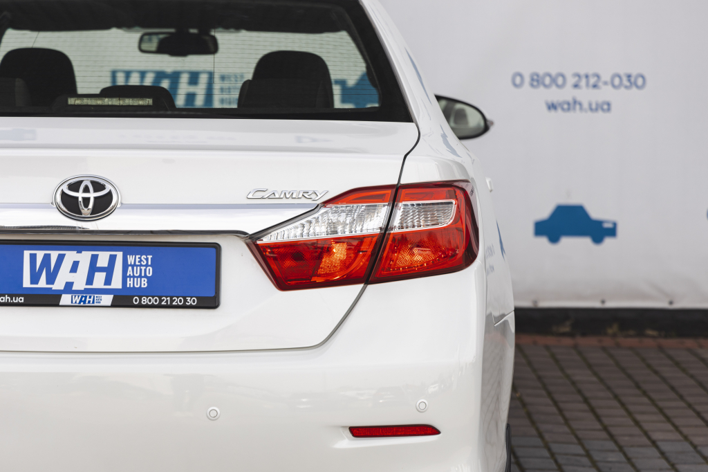 Toyota Camry 2013 фото 9