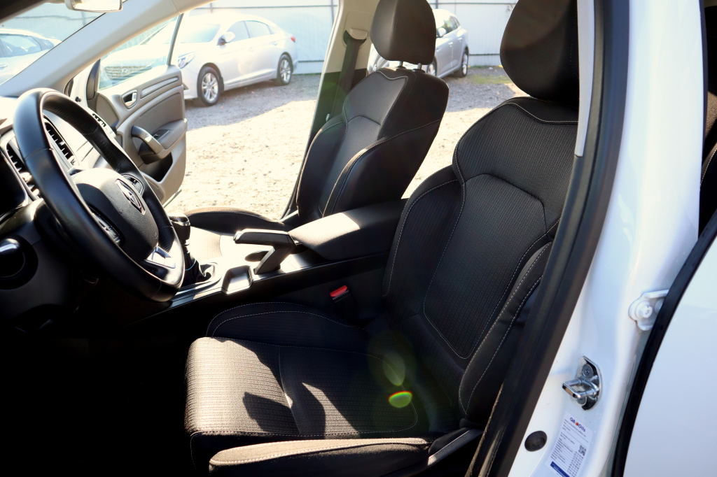 Renault Megane 2017 фото 30