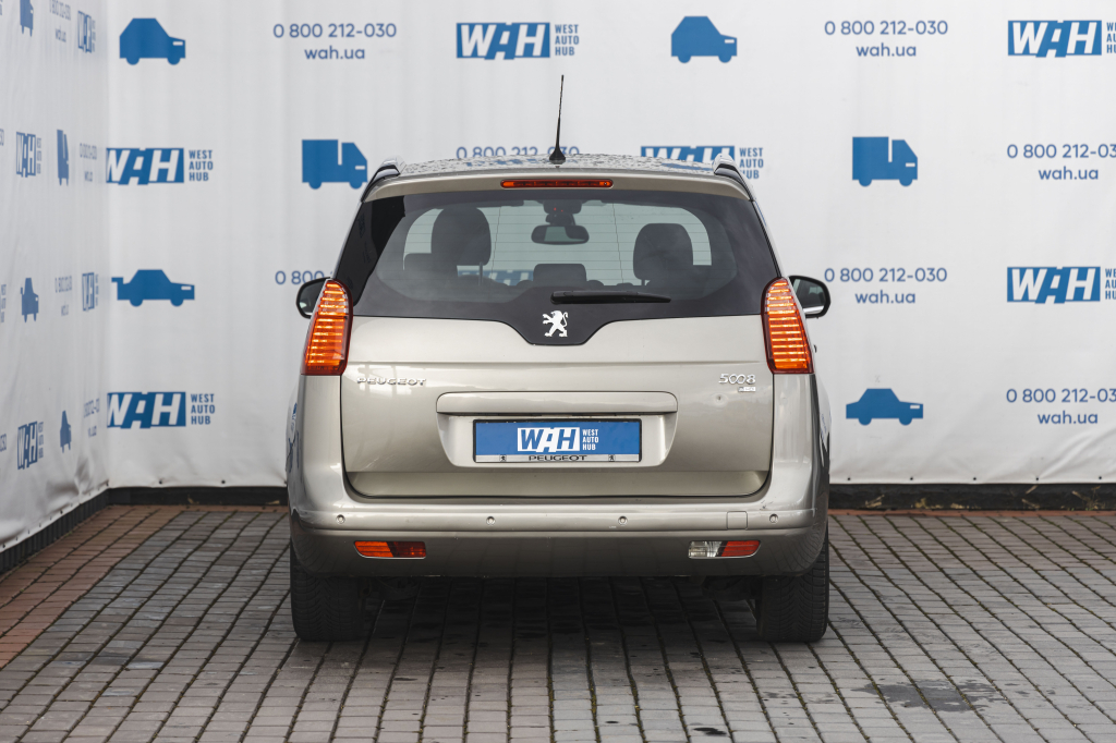 Peugeot 5008 2012 photo 8