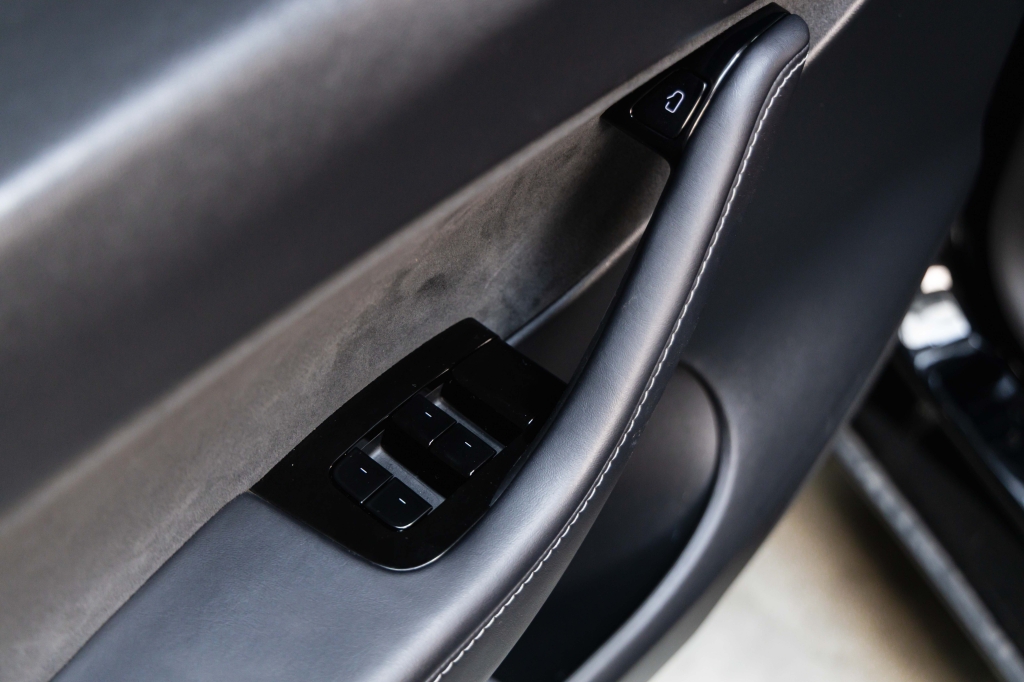 Tesla Model Y Long Range Dual Motor 2022 фото Tesla Model Y Long Range Dual Motor 2022 фото 15