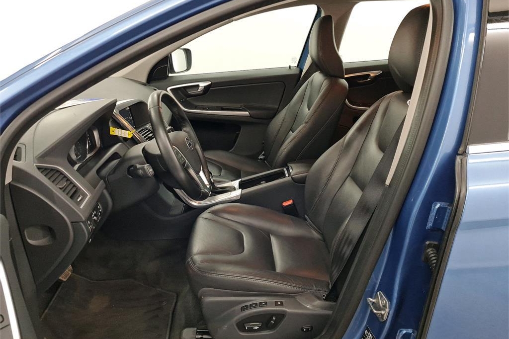 Volvo XC60 2017 photo 1