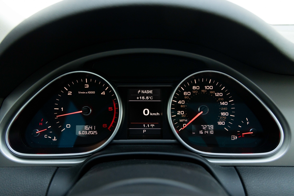 Audi Q7 Premium Plus 2015 фото Audi Q7 Premium Plus 2015 фото 20