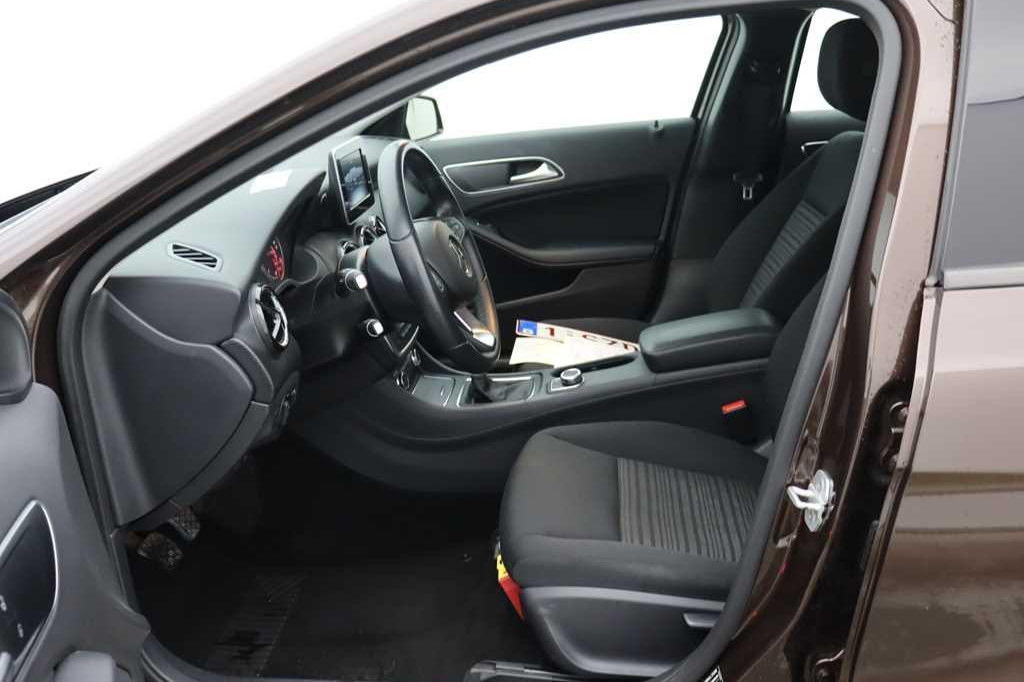 Mercedes-Benz A-Klasse 2017 photo 2