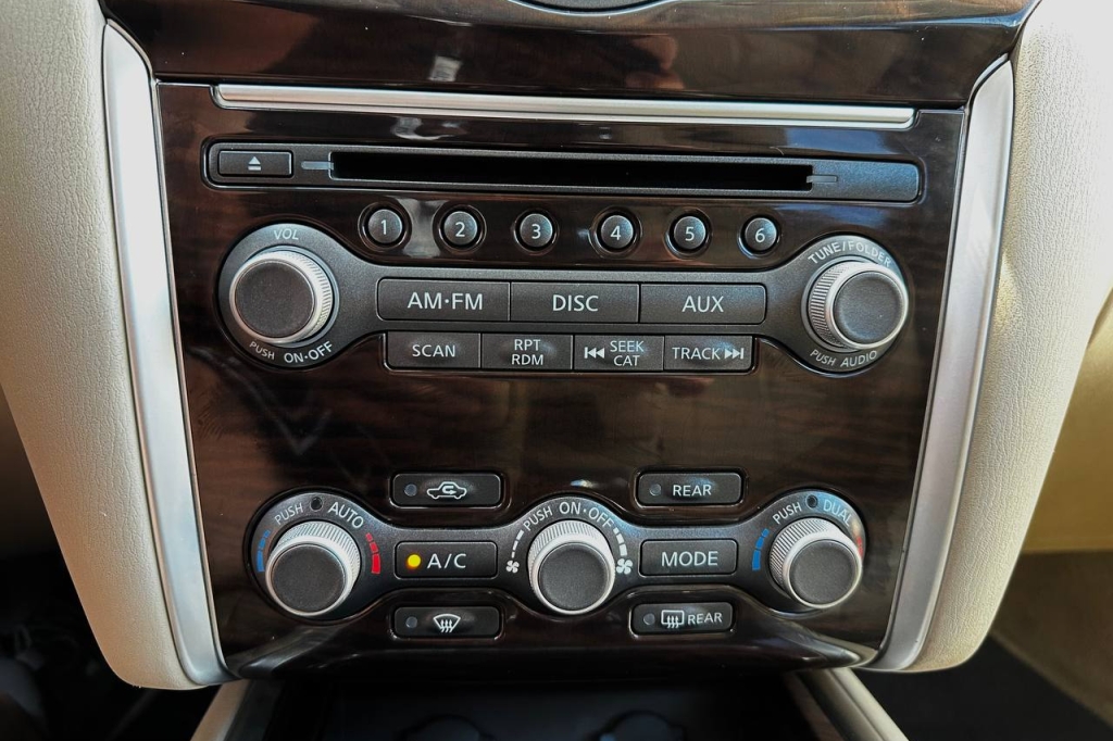 Nissan Pathfinder 2015 фото Nissan Pathfinder 2015 фото 20