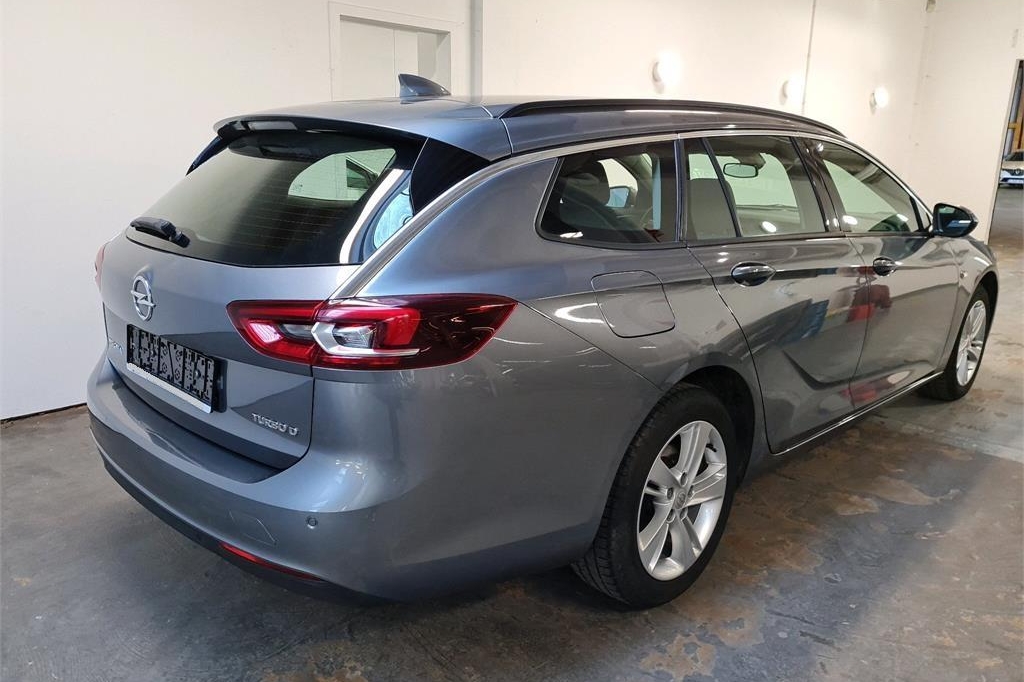 Opel Insignia Sports Tourer 2017 photo 2