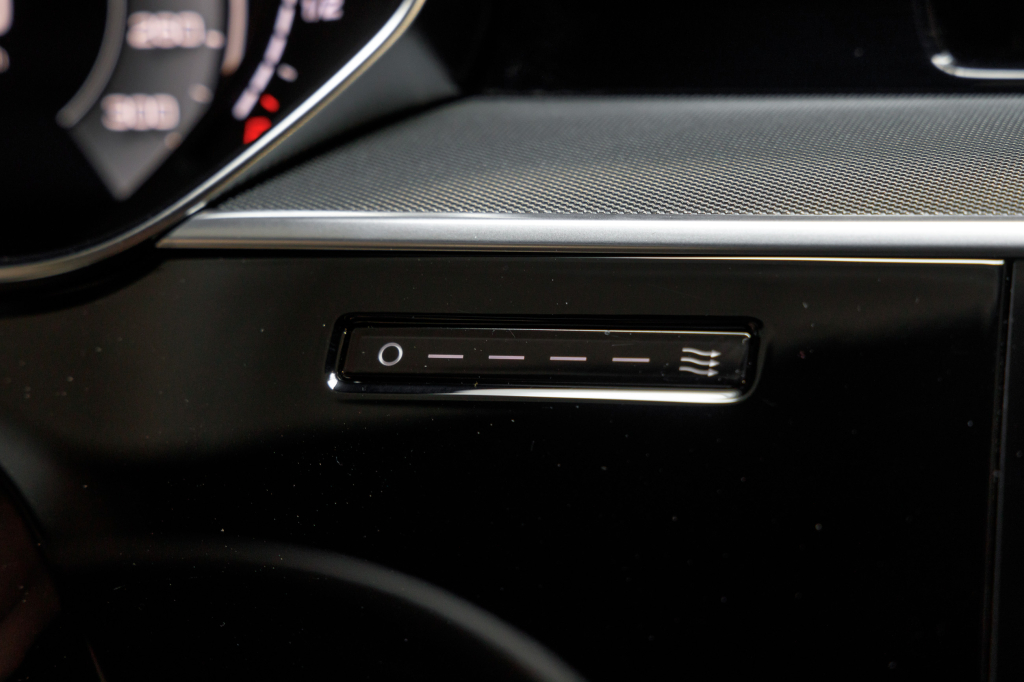 Audi A8 2020 photo 16