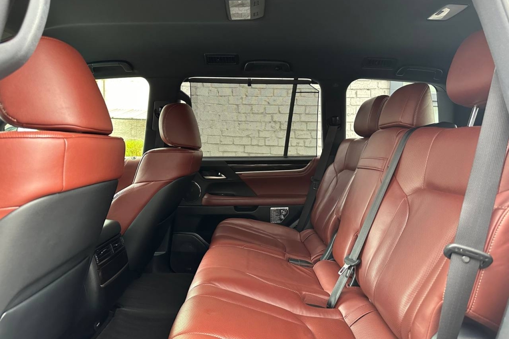 Lexus LX 450 2019 фото Lexus LX 450 2019 фото 16