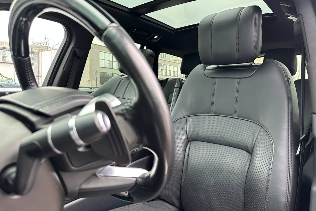 Land Rover Range Rover 4.4D 2018 фото Land Rover Range Rover 4.4D 2018 фото 10