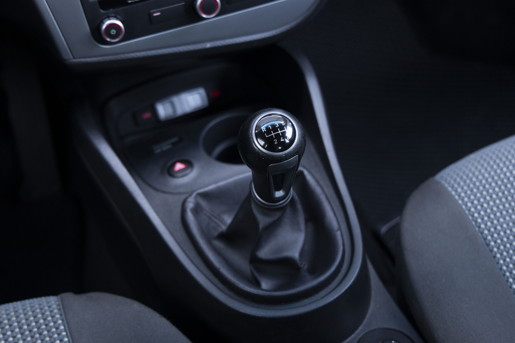 SEAT Leon 2011 фото 17