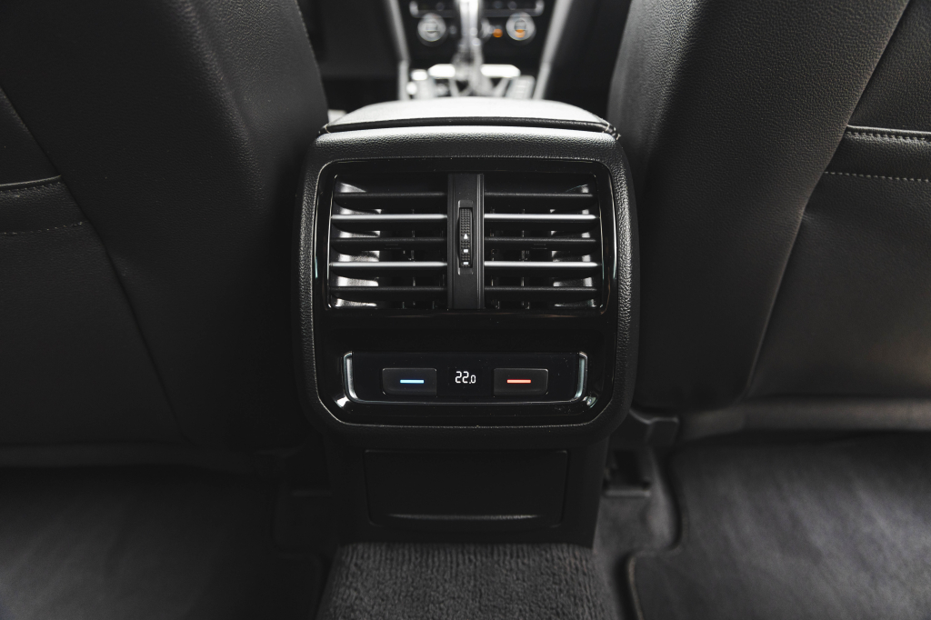 Volkswagen Passat BiTDi 4Motion 2016 фото 38