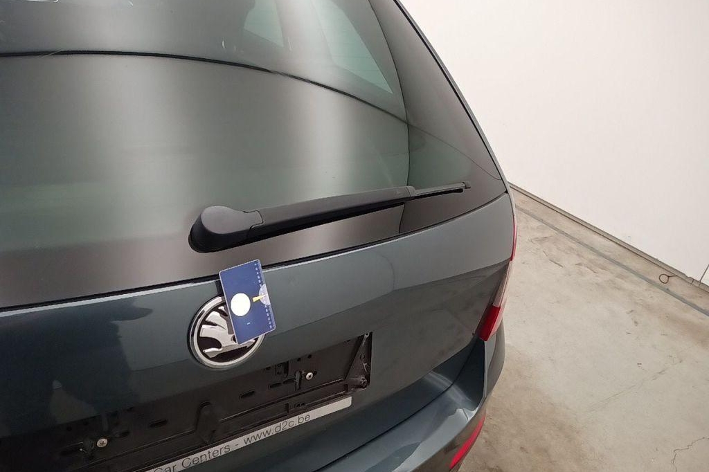 Skoda Octavia Combi 2016 фото 12