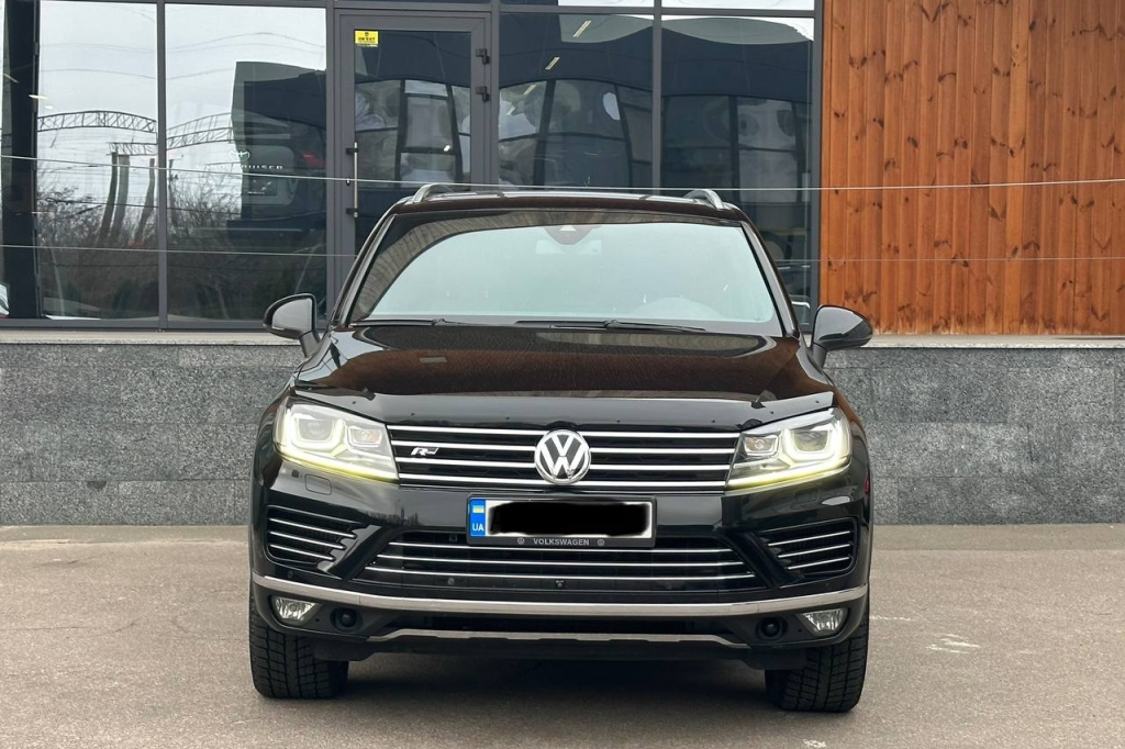 Volkswagen Touareg R-line 2015 фото Volkswagen Touareg R-line 2015 фото 1