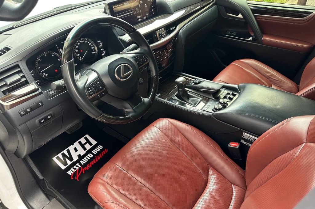 Lexus LX 450 2019 фото Lexus LX 450 2019 фото 22